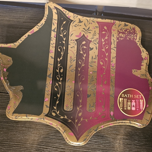 Wicked Gold and Pink Bath Set - Picture 1 of 11